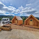 Kamp Golife Center Glamping *