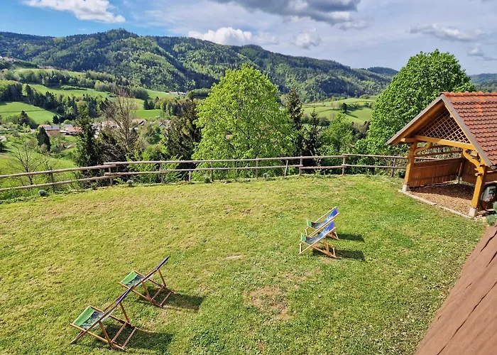 キャンプ場 Golife Center Glamping Laze v Tuhinju